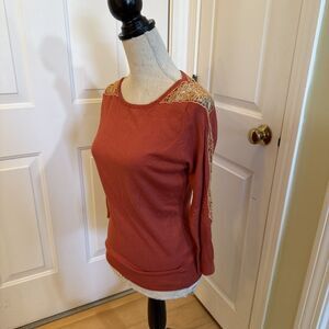 CORAL CROCHET moon collection Burnt Orange Women’s Sweater Size M Stretch Rayon